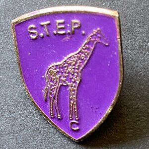 Vintage Collectible S.T.E.P. Giraffe Metal Pinback Lapel Pin Hat Pin Polarpin
